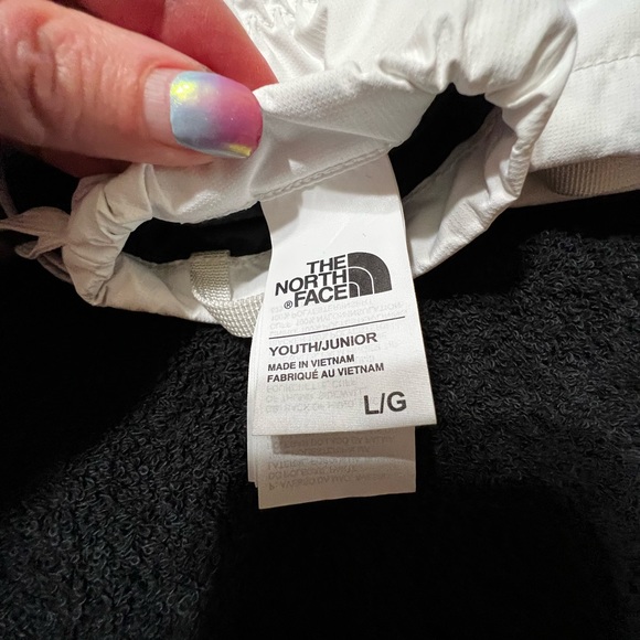 White and grey The North Face gloves ( Youth size) - Picture 4 of 4